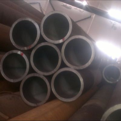 गुणवत्ता  42CrMo4 Colled Rolled Seamless Alloy Steel Honed Tube For Bearing Tube कारखाना